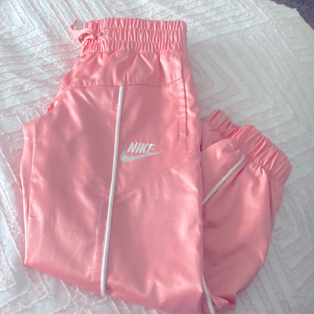 Girls Nike joggers!